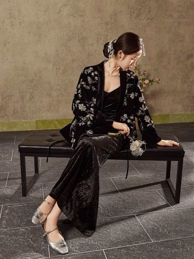 Yailla Versatile New Chinese Style Heavy Craft Sequin Embroidery High-End Cotton Coat Autumn and Winter New Style Velvet Rich Family Noble Light Luxury Outerwear Top Women'S Retro Niche Design Tang Coat Suit - Image 3
